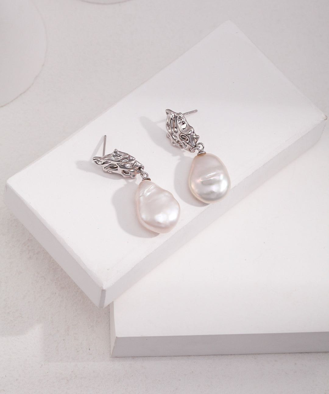 Alysa  Pearl Stylish Earring