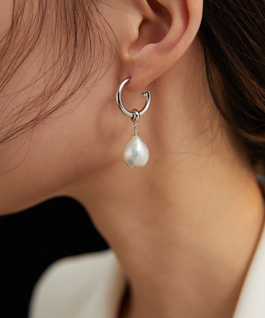 Simmone  Pearl Stylish Earring