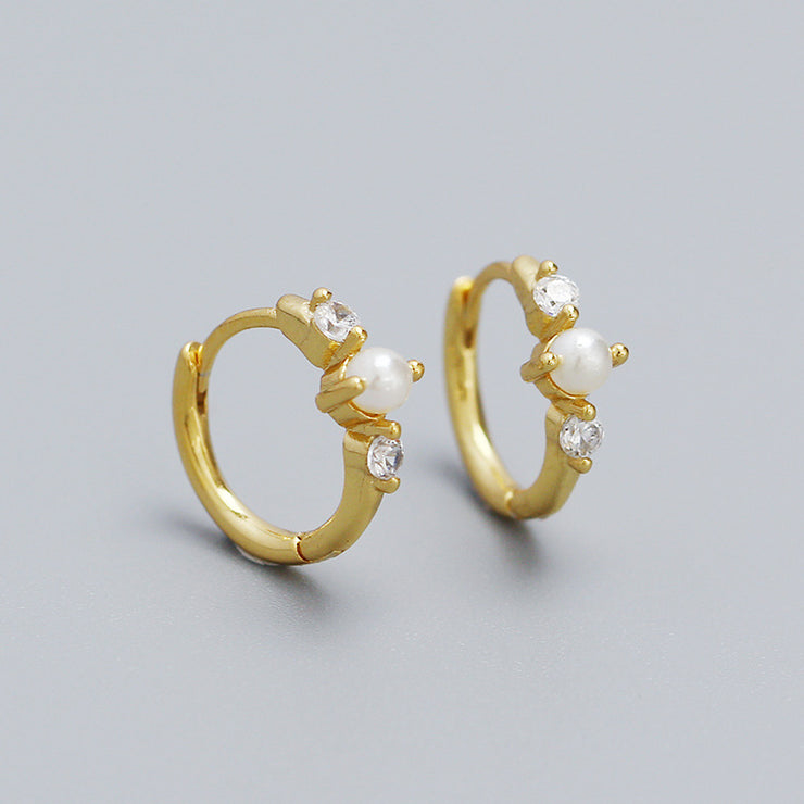 Gold hoop earrings with pearls and small crystals 