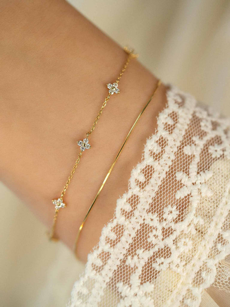 Twinkling Clover Chain Bracelet