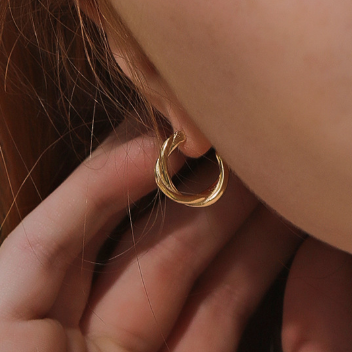 Stylish Hoop Twisted Gold