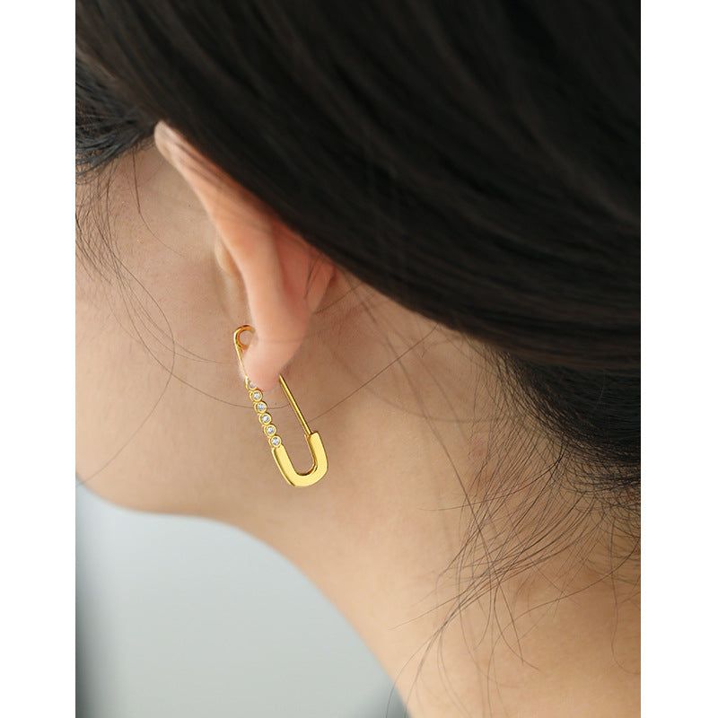Pin Cz Gold Earring